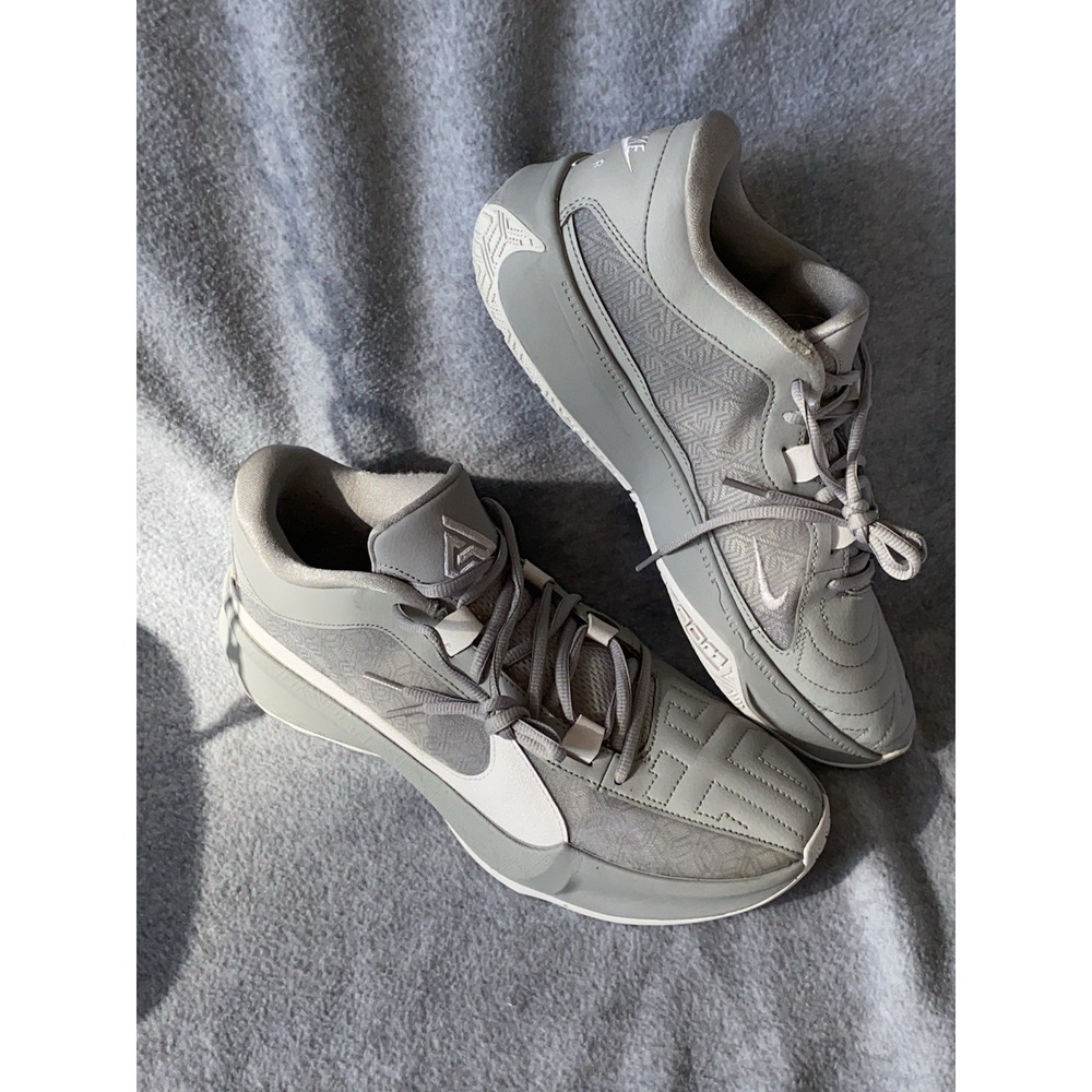 Nike Giannis Freak 5 Wolf Gray Men's Size 10 Basketball Shoes Sneakers Mid Top